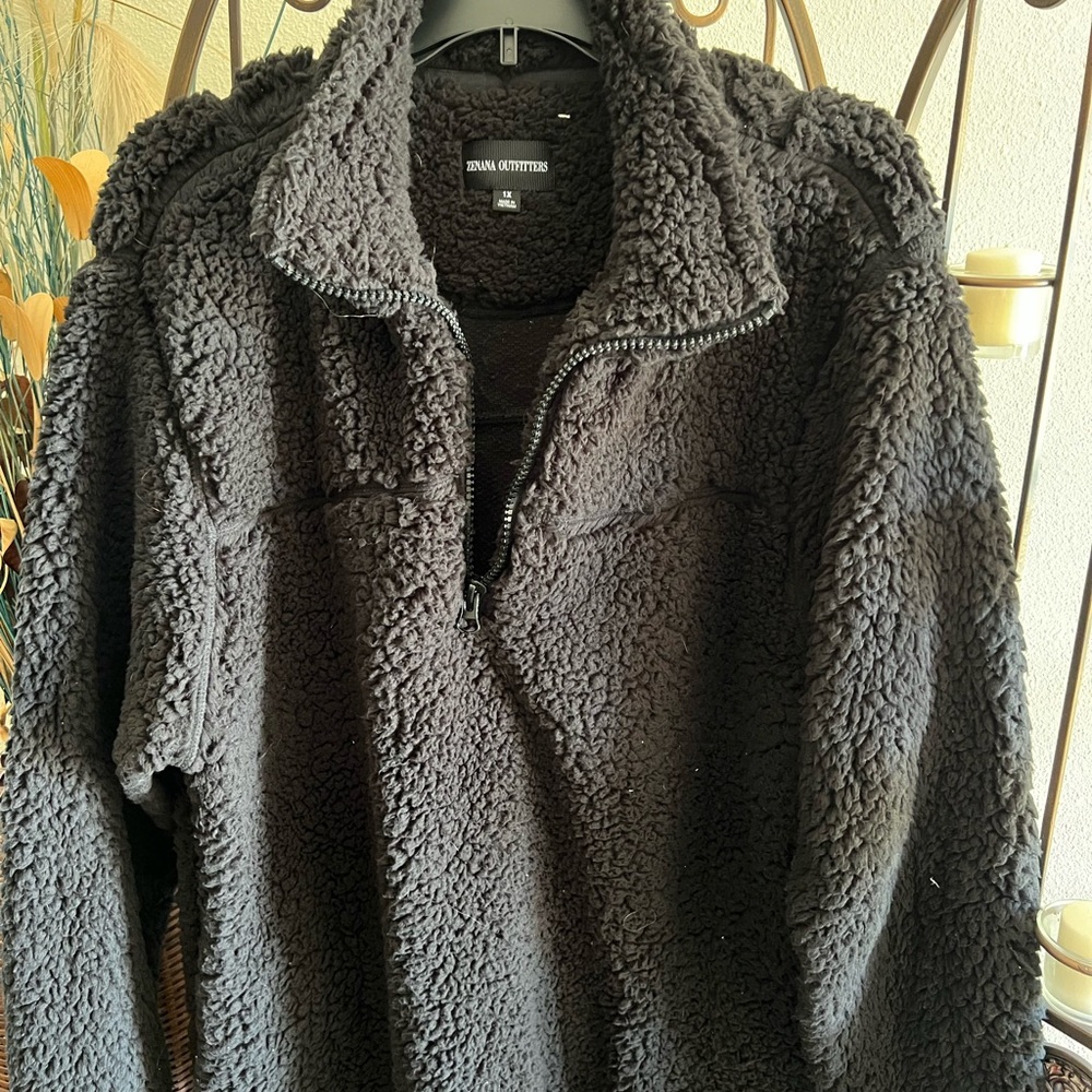Zenana Outfitters Black Sherpa Pullover